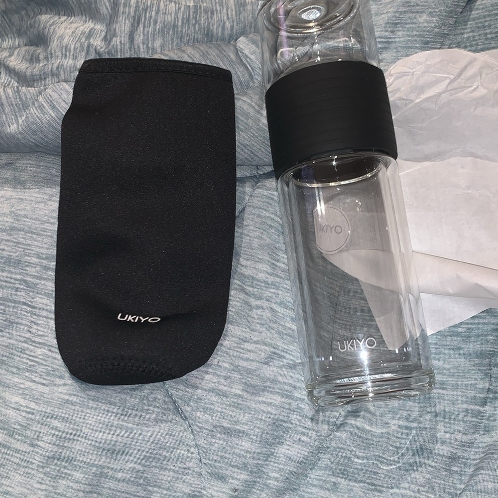 BNWT Ukiyo Glass Tea & Fruit Infuser - Picture 3 of 4